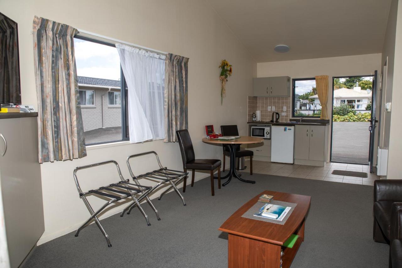 Peninsula Motel Whitianga Buitenkant foto